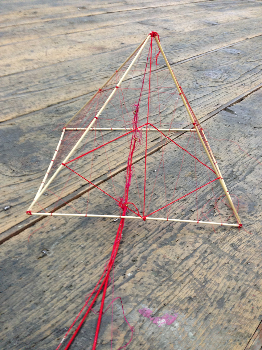 The picure is showing the artwork Ostentatious dismissal by the artist Sandra Miriam Ehlen